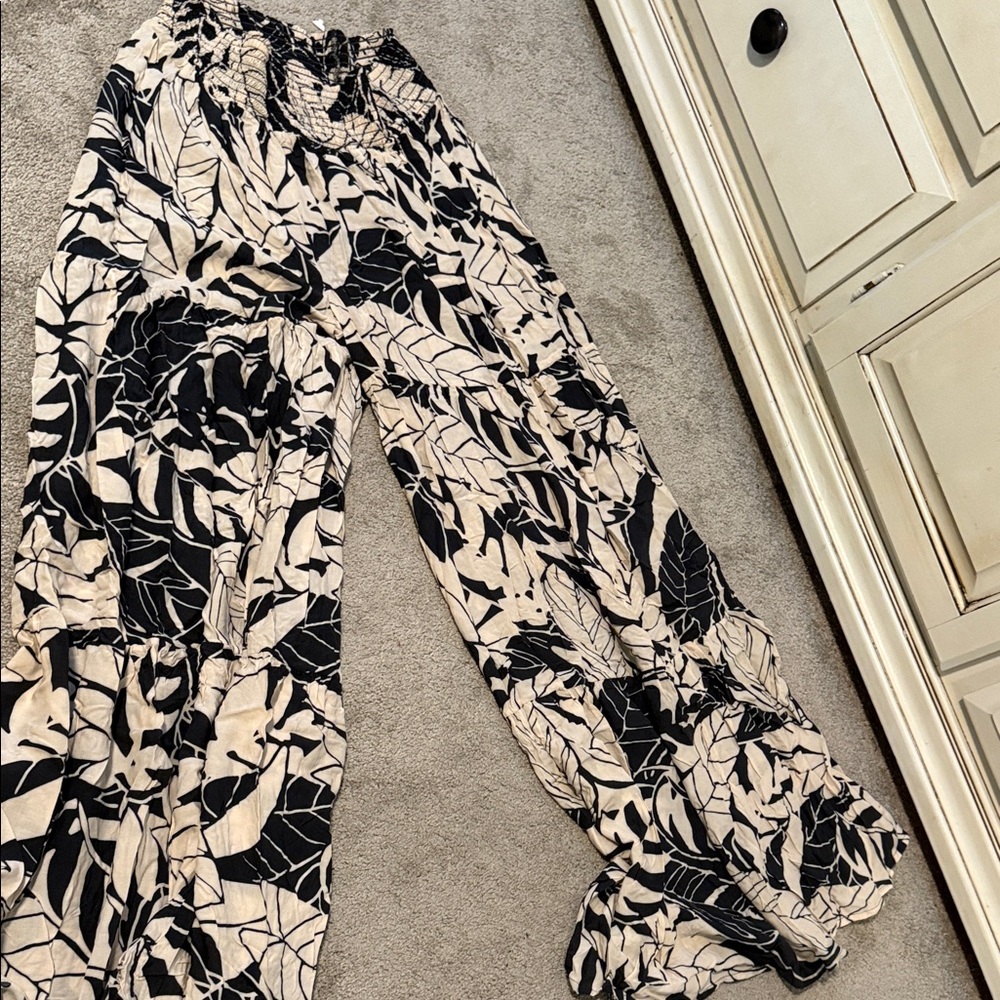 Aerie Black and Cream Wide Leg Pants